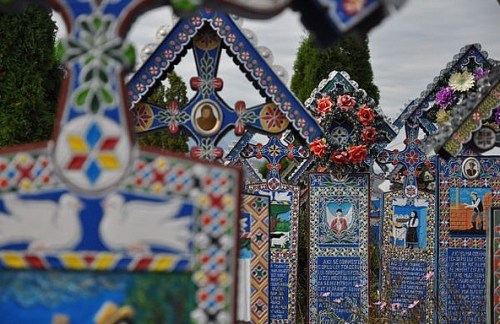 1.1415045825.cimitirul-vesel