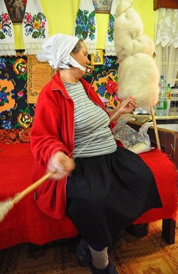 1.1415045825.gesponnen-wird-per-hand