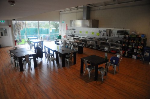 1.1476458199.hostel-kitchen